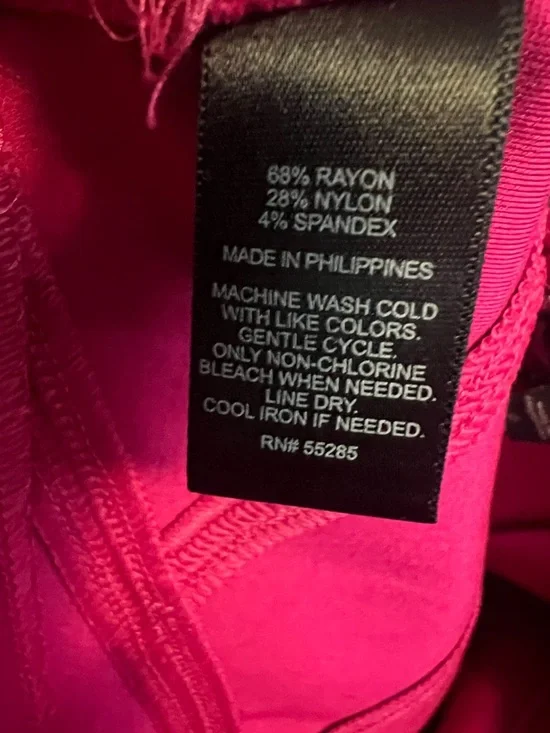 EXPRESS 🔥 Berry Pink Pencil Skirt - Sleek High-Waist Style - Picture 3 of 4